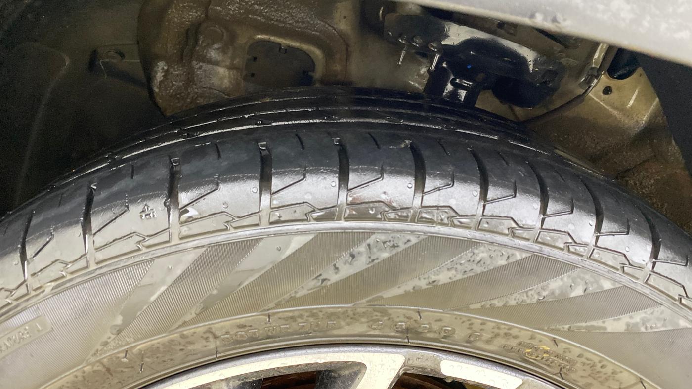 2019 KIA SELTOS GTX AT 1.4 PETROL, Petrol, Automatic, 1,05,542 km, Left Front Tyre Tread