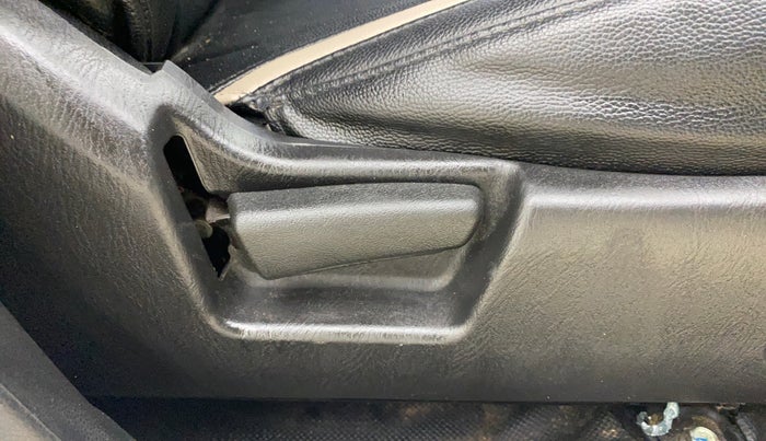 2022 Maruti Alto LXI O, Petrol, Manual, 23,287 km, Driver Side Adjustment Panel