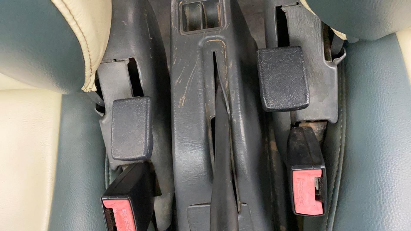 2011 Maruti Eeco 7 STR, Petrol, Manual, 71,287 km, Driver Side Adjustment Panel