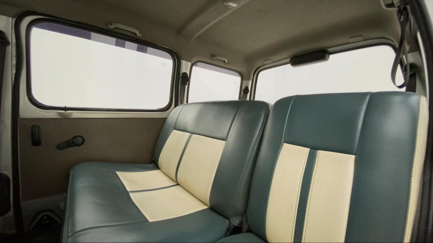 2011 Maruti Eeco 7 STR, Petrol, Manual, 71,287 km, Right Side Rear Door Cabin