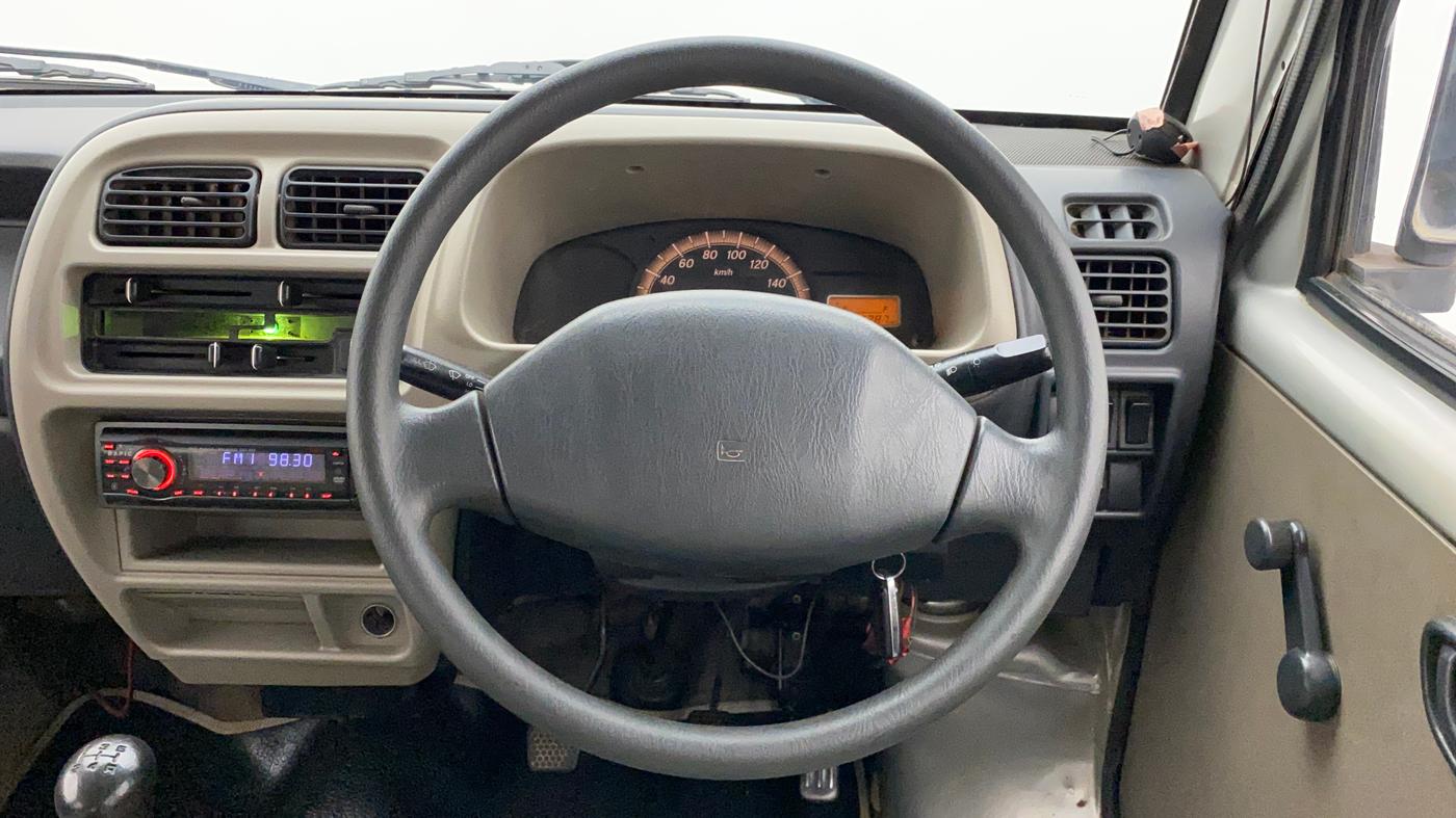 2011 Maruti Eeco 7 STR, Petrol, Manual, 71,287 km, Steering Wheel Close Up