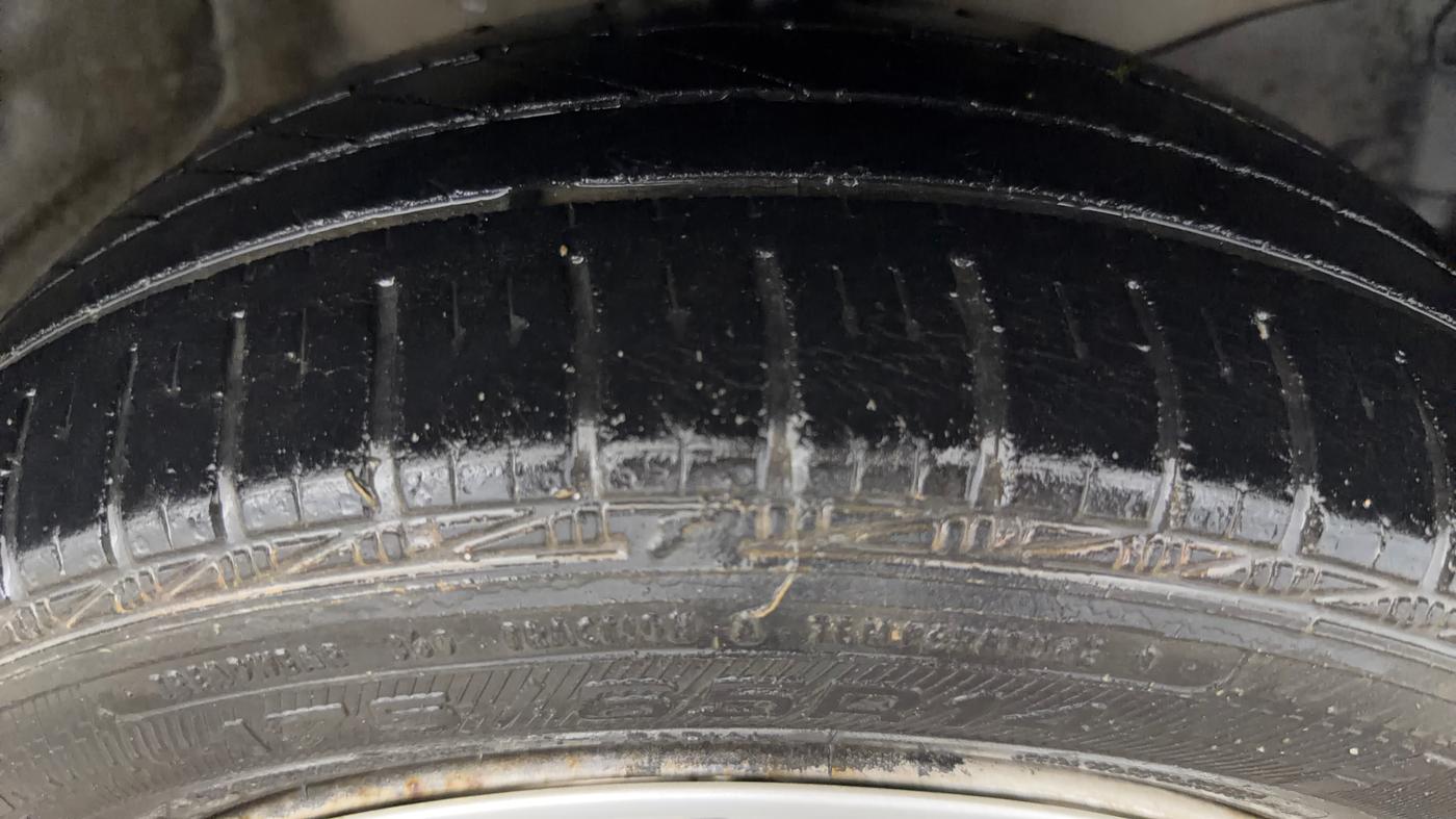 2015 Honda Amaze 1.2L I-VTEC E, Petrol, Manual, 37,831 km, Right Front Tyre Tread