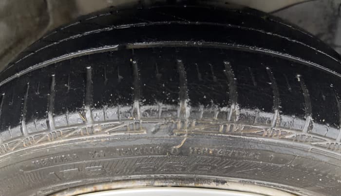 2015 Honda Amaze 1.2L I-VTEC E, Petrol, Manual, 37,831 km, Right Front Tyre Tread