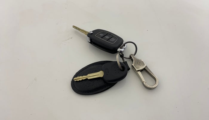 2021 Hyundai VENUE SX 1.0 TURBO IMT, Petrol, Manual, 25,829 km, Key Close Up