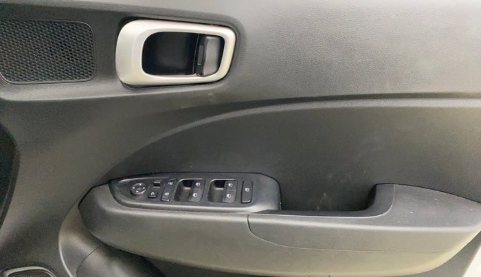 2021 Hyundai VENUE SX 1.0 TURBO IMT, Petrol, Manual, 25,829 km, Driver Side Door Panels Control