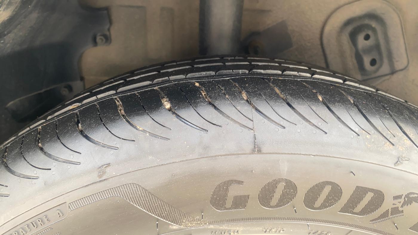 2019 Tata NEXON XM PETROL, CNG, Manual, 50,843 km, Right Rear Tyre Tread