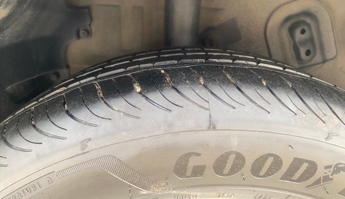 2019 Tata NEXON XM PETROL, CNG, Manual, 51,195 km, Right Rear Tyre Tread
