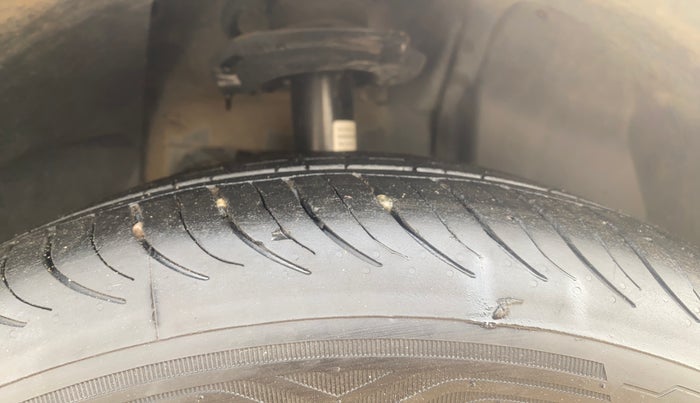 2019 Tata NEXON XM PETROL, CNG, Manual, 51,195 km, Right Front Tyre Tread