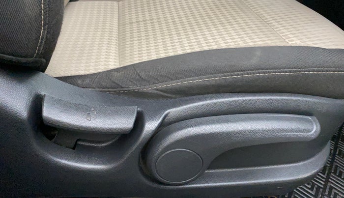 2019 Hyundai Elite i20 ASTA 1.2 (O), Petrol, Manual, 51,307 km, Driver Side Adjustment Panel