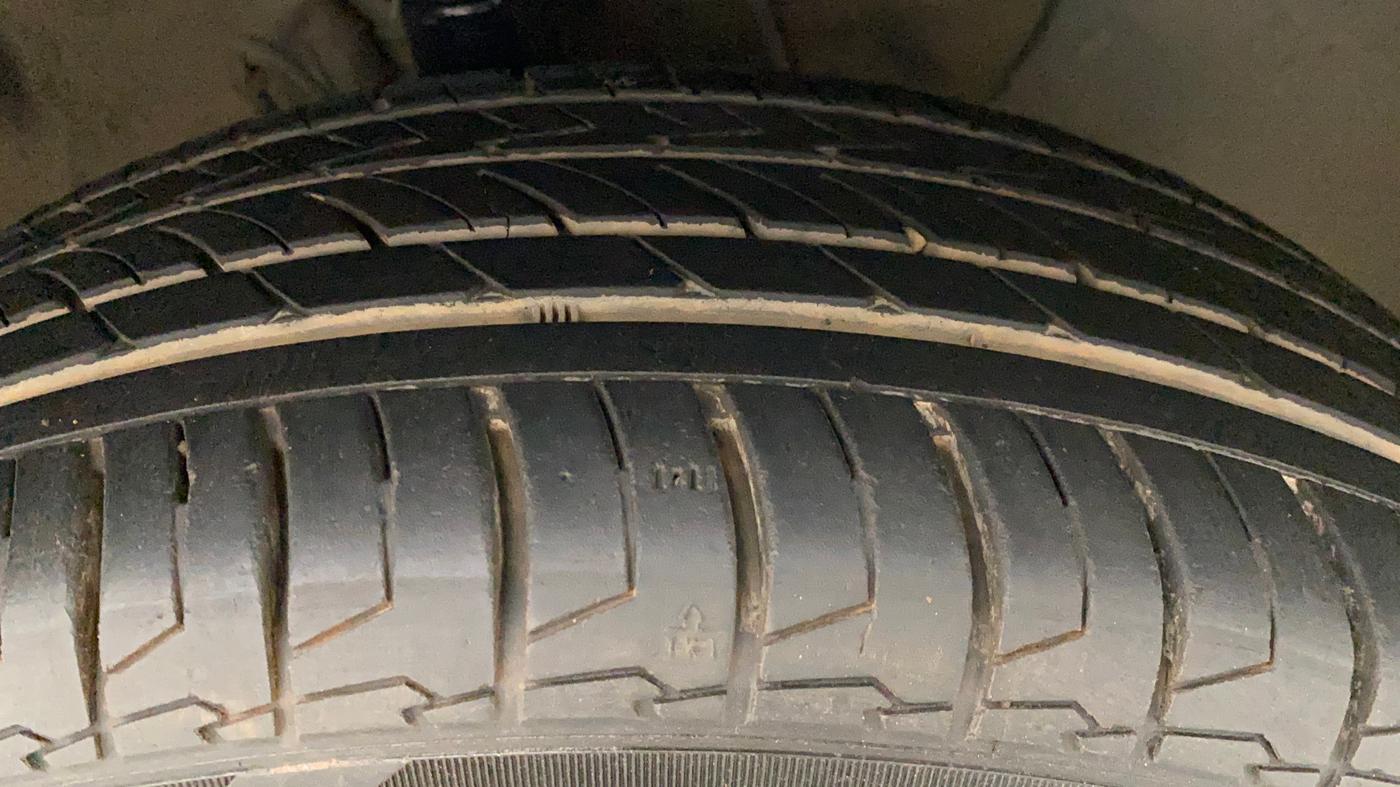 2019 Hyundai Elite i20 ASTA 1.2 (O), Petrol, Manual, 51,307 km, Right Front Tyre Tread