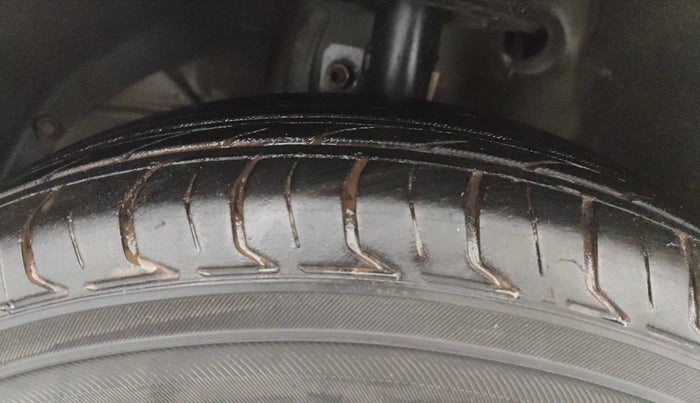 2020 Maruti Dzire VXI, Petrol, Manual, 1,48,469 km, Left Front Tyre Tread