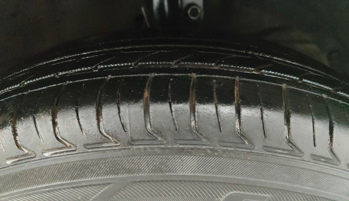 2020 Maruti Dzire VXI, Petrol, Manual, 1,48,469 km, Right Front Tyre Tread