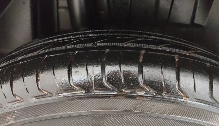 2020 Maruti Dzire VXI, Petrol, Manual, 1,48,469 km, Right Rear Tyre Tread