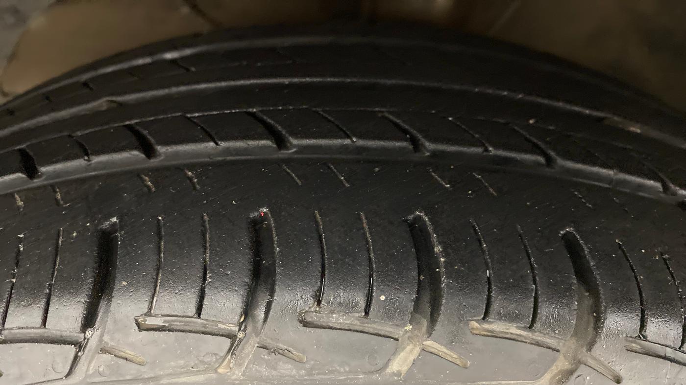 2018 Maruti Baleno DELTA 1.2 K12 AT, Petrol, Automatic, 35,639 km, Left Front Tyre Tread
