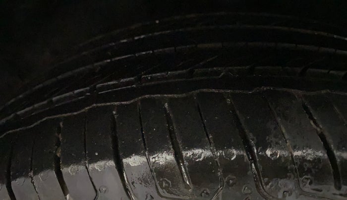 2015 Hyundai Elite i20 ASTA 1.2, Petrol, Manual, 29,622 km, Right Front Tyre Tread