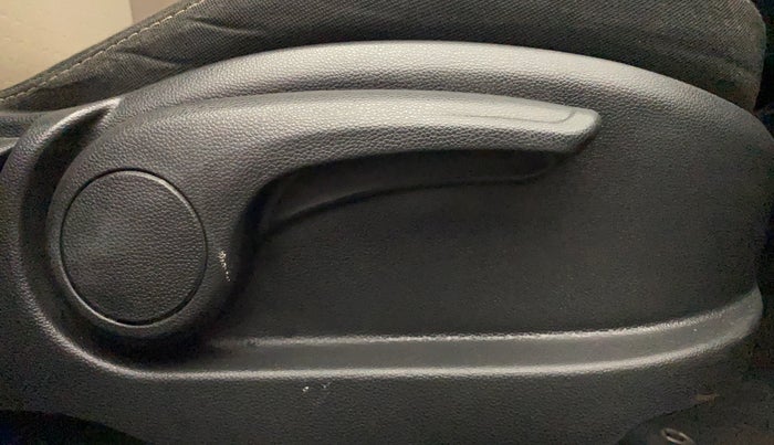 2015 Hyundai Elite i20 ASTA 1.2, Petrol, Manual, 29,622 km, Driver Side Adjustment Panel