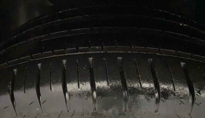 2015 Hyundai Elite i20 ASTA 1.2, Petrol, Manual, 29,622 km, Left Front Tyre Tread