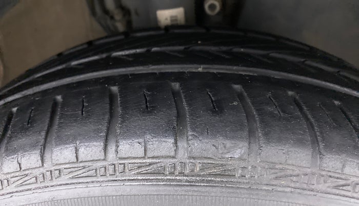 2018 Volkswagen Polo COMFORTLINE 1.0 PETROL, Petrol, Manual, 33,151 km, Right Front Tyre Tread