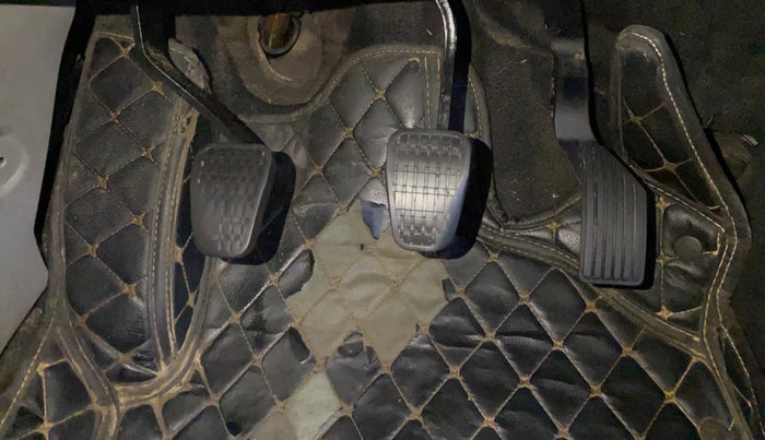 2018 Tata NEXON XM PETROL, CNG, Manual, 81,527 km, Pedals