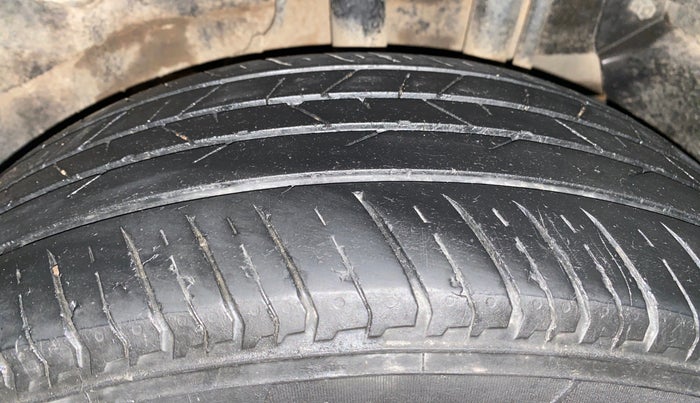 2018 Tata NEXON XM PETROL, CNG, Manual, 81,527 km, Left Rear Tyre Tread