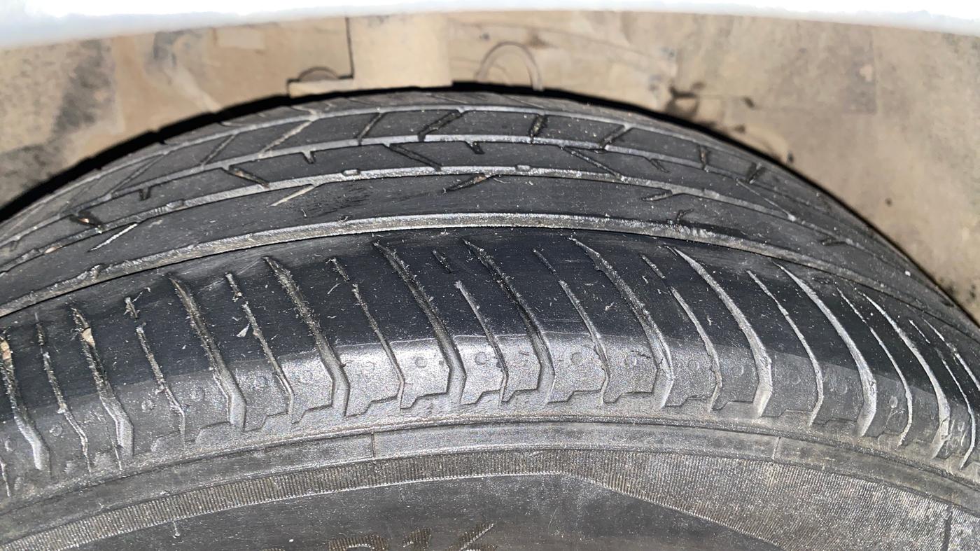 2018 Tata NEXON XM PETROL, CNG, Manual, 81,527 km, Right Front Tyre Tread
