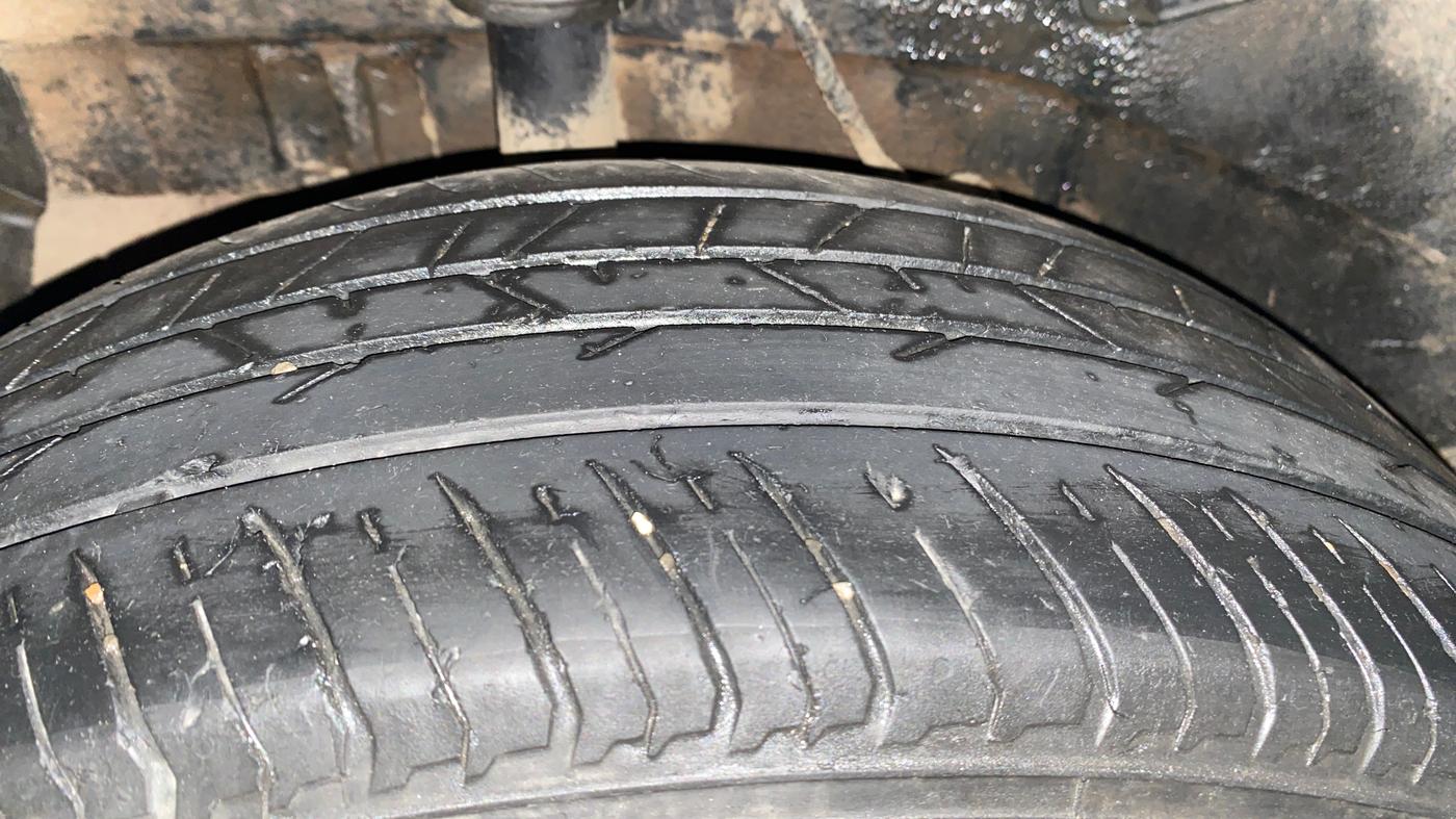 2018 Tata NEXON XM PETROL, CNG, Manual, 81,527 km, Right Rear Tyre Tread
