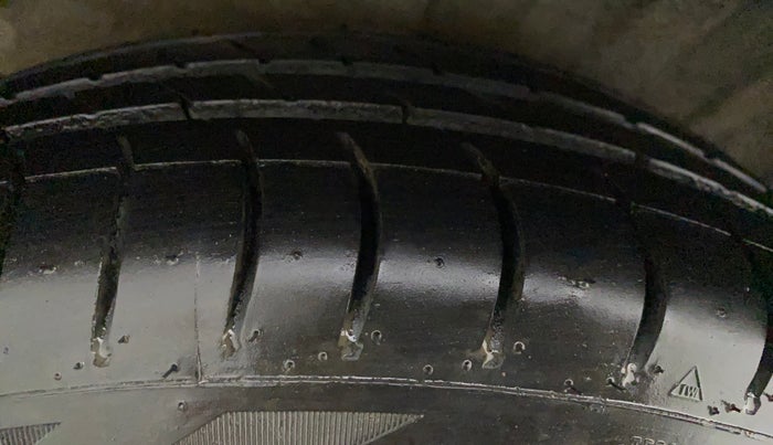 2010 Hyundai i20 MAGNA 1.2, Petrol, Manual, 61,164 km, Right Rear Tyre Tread