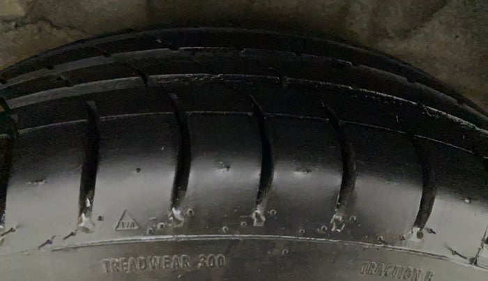 2010 Hyundai i20 MAGNA 1.2, Petrol, Manual, 61,164 km, Left Rear Tyre Tread