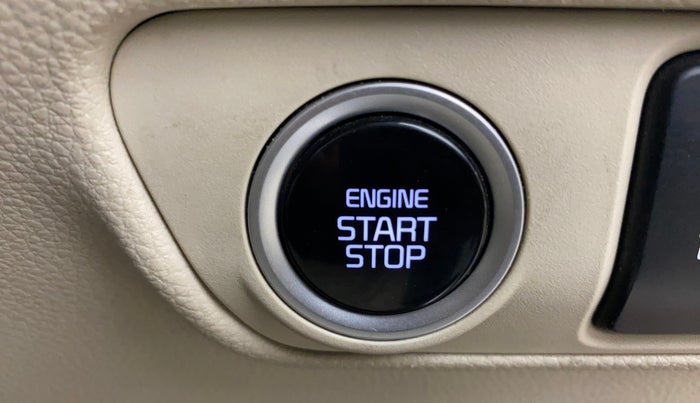 2022 KIA CARENS LUXURY PLUS 1.4 PETROL 6 STR, Petrol, Manual, 80,093 km, Keyless Start/ Stop Button