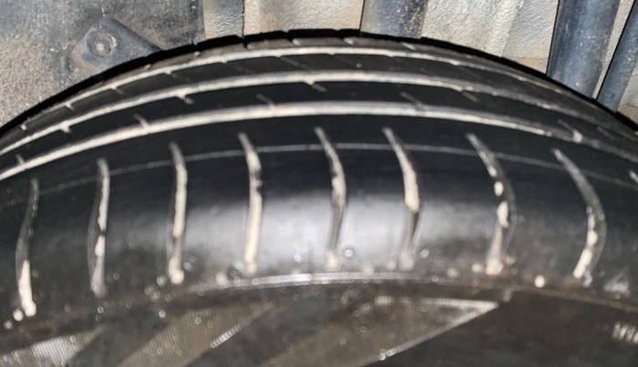 2018 Tata TIAGO NRG PETROL, Petrol, Manual, 76,021 km, Left Rear Tyre Tread