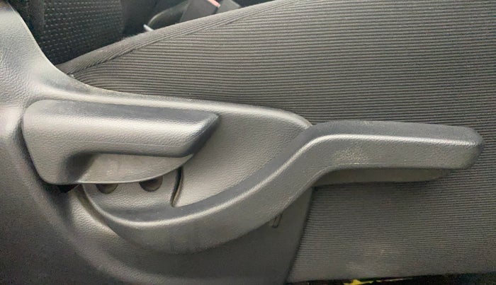 2018 Honda BR-V 1.5L I-VTEC S, Petrol, Manual, 84,091 km, Driver Side Adjustment Panel