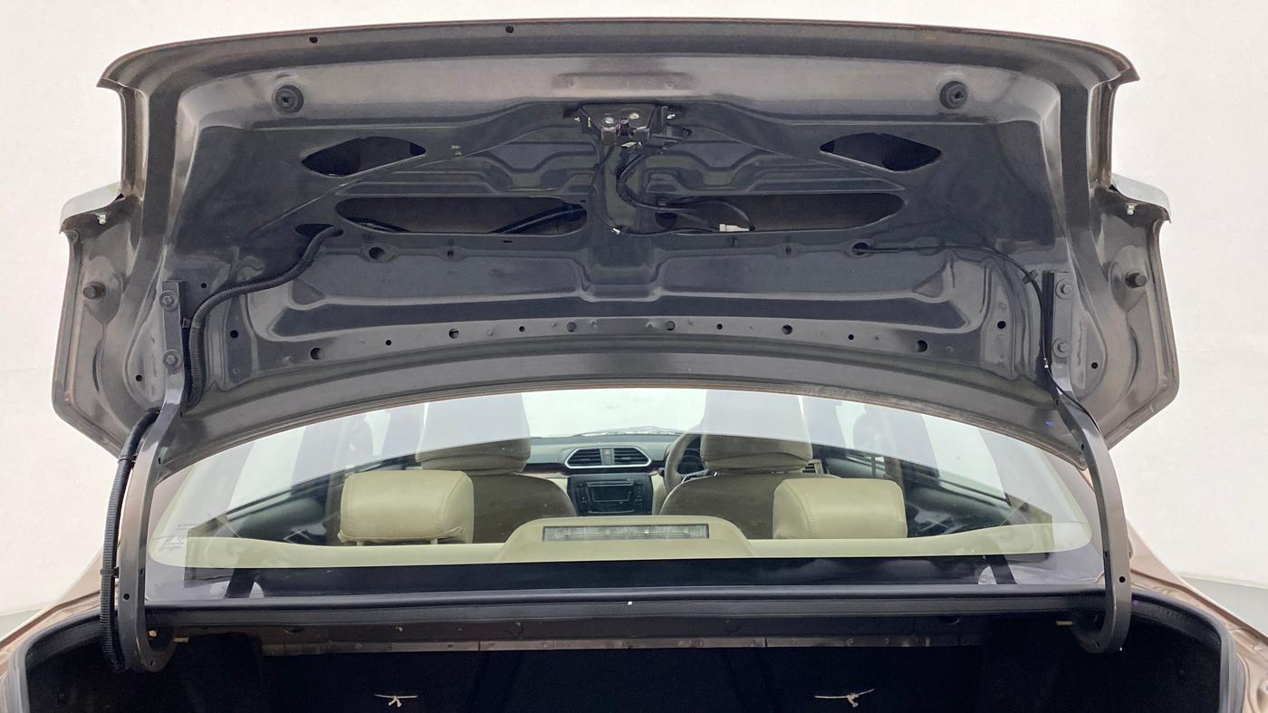 2017 Maruti Dzire VXI, Petrol, Manual, 32,335 km, Boot Door Open