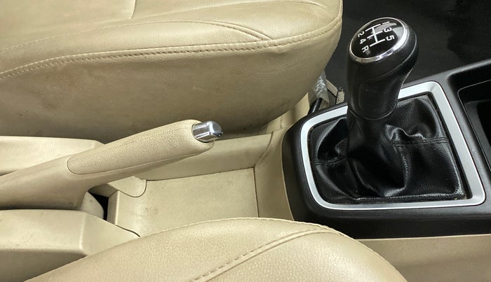 2017 Maruti Dzire VXI, Petrol, Manual, 32,335 km, Gear Lever