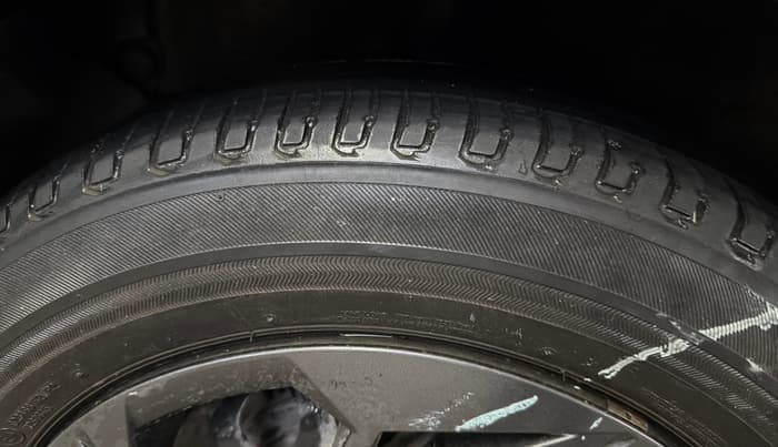 2023 Hyundai NEW I20 MAGNA 1.2 MT, CNG, Manual, 58,303 km, Right Rear Tyre Tread