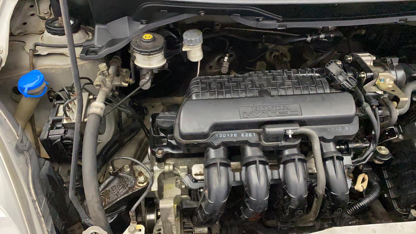 2013 Honda Brio V MT, Petrol, Manual, 57,175 km, Engine View - Right