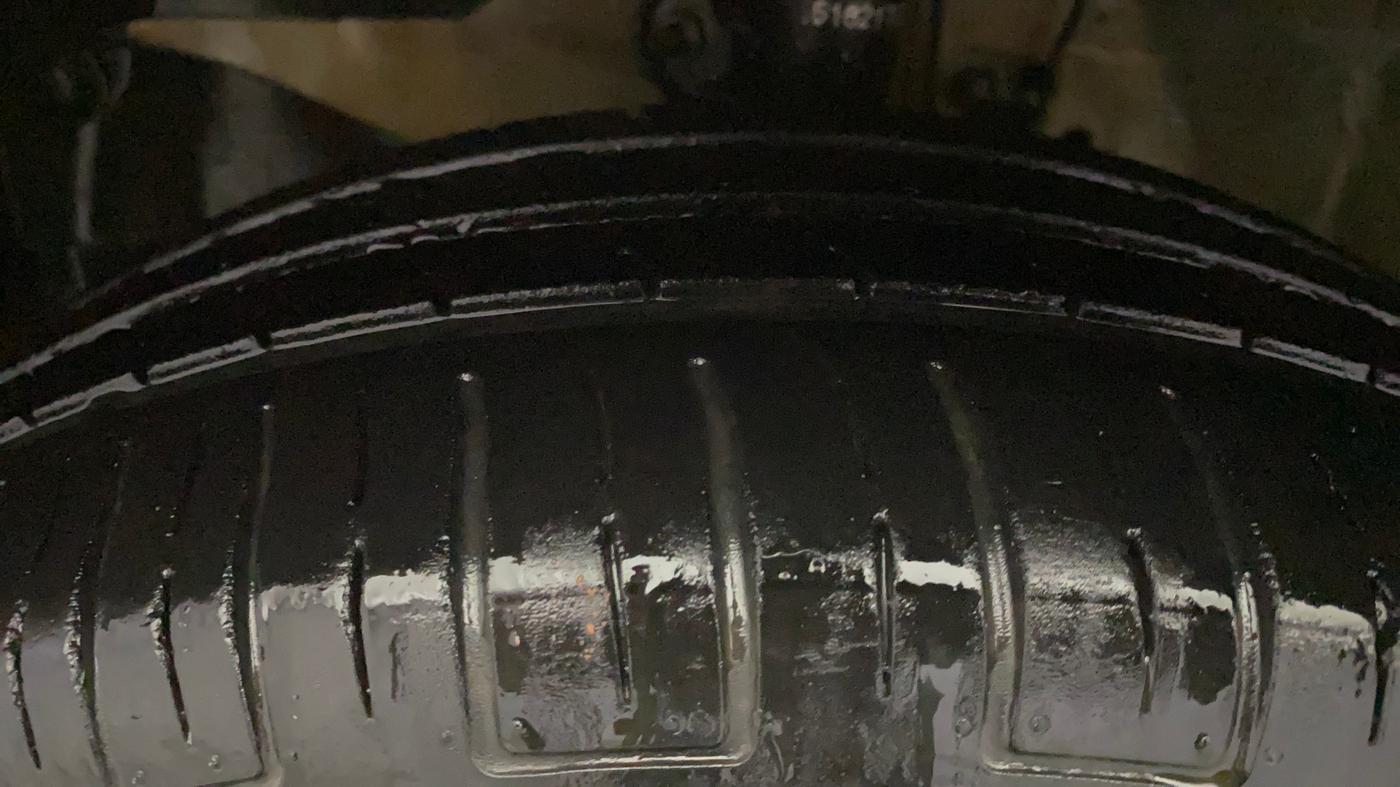 2013 Honda Brio V MT, Petrol, Manual, 57,175 km, Left Front Tyre Tread
