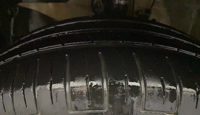 2013 Honda Brio V MT, Petrol, Manual, 57,082 km, Left Front Tyre Tread