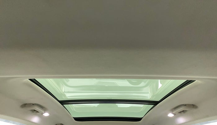 2021 Mahindra XUV700 AX 7 P MT 7 STR, Petrol, Manual, 32,048 km, Panoramic Sunroof