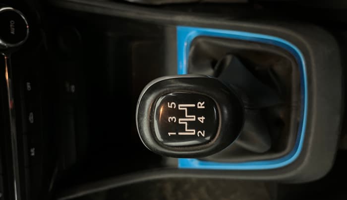 2023 Tata PUNCH CREATIVE  MT, Petrol, Manual, 15,089 km, Gear Lever