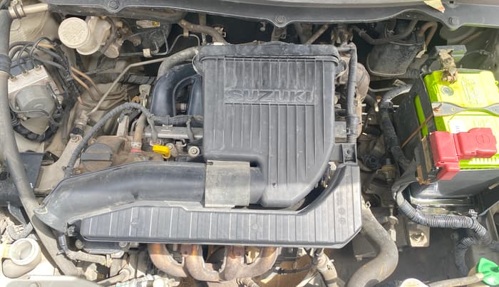 2016 Maruti Swift VXI O, Petrol, Manual, 1,08,803 km, Engine View
