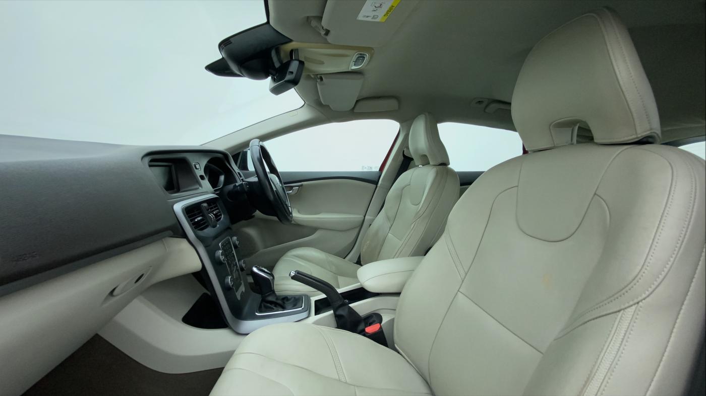 2015 Volvo V40 Cross Country T4 MOMENTUM, Petrol, Automatic, 21,635 km, Right Side Front Door Cabin