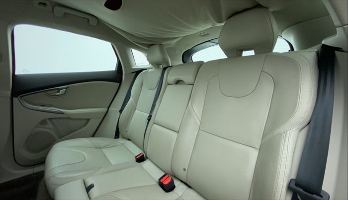 2015 Volvo V40 Cross Country T4 MOMENTUM, Petrol, Automatic, 21,635 km, Right Side Rear Door Cabin