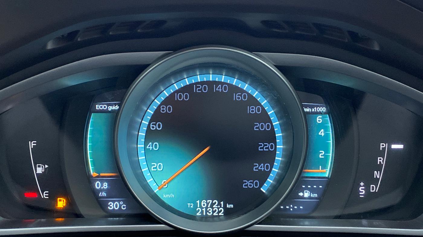 2015 Volvo V40 Cross Country T4 MOMENTUM, Petrol, Automatic, 21,635 km, Odometer Image