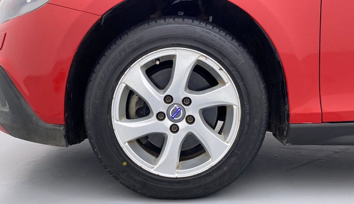 2015 Volvo V40 Cross Country T4 MOMENTUM, Petrol, Automatic, 21,635 km, Left Front Wheel