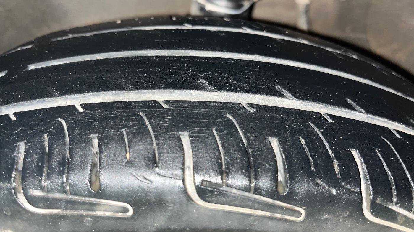 2015 Maruti Alto 800 LXI, Petrol, Manual, 75,898 km, Left Front Tyre Tread
