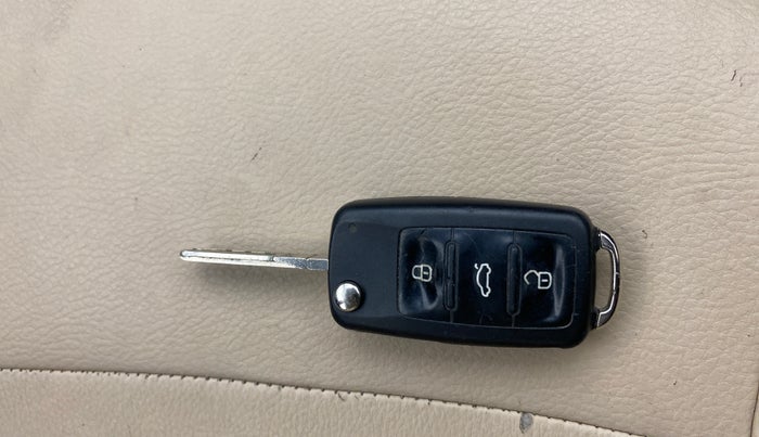 2017 Skoda Rapid AMBITION 1.5 TDI, Diesel, Manual, 1,02,417 km, Key Close Up