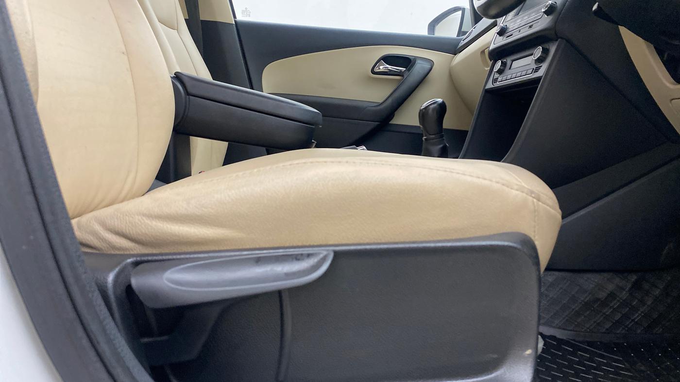2017 Skoda Rapid AMBITION 1.5 TDI, Diesel, Manual, 1,03,317 km, Driver Side Adjustment Panel