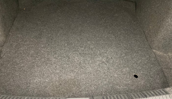 2017 Skoda Rapid AMBITION 1.5 TDI, Diesel, Manual, 1,02,417 km, Boot Inside