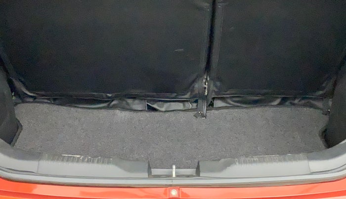 2017 Maruti IGNIS DELTA 1.2, Petrol, Manual, 1,04,359 km, Boot Inside