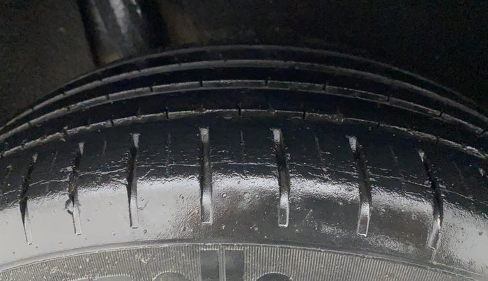 2017 Maruti Baleno ZETA PETROL 1.2, Petrol, Manual, 53,013 km, Right Rear Tyre Tread